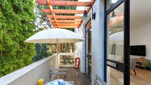 Unclassified image, 3 of 10, button - Hip 2BR in Reines by HolyGuest (Tel Aviv)