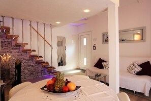 Lilla Apartment | Living room - Apartments Ella (Split)