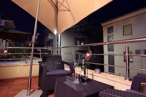 Lilla Apartment | Balkon