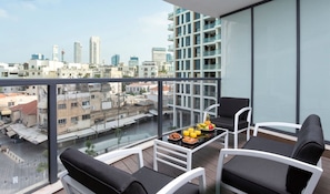 Premium Apartment | Balcony