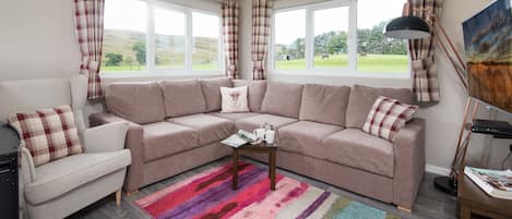 Hypo-allergenic bedding, blackout curtains, travel cot, free WiFi