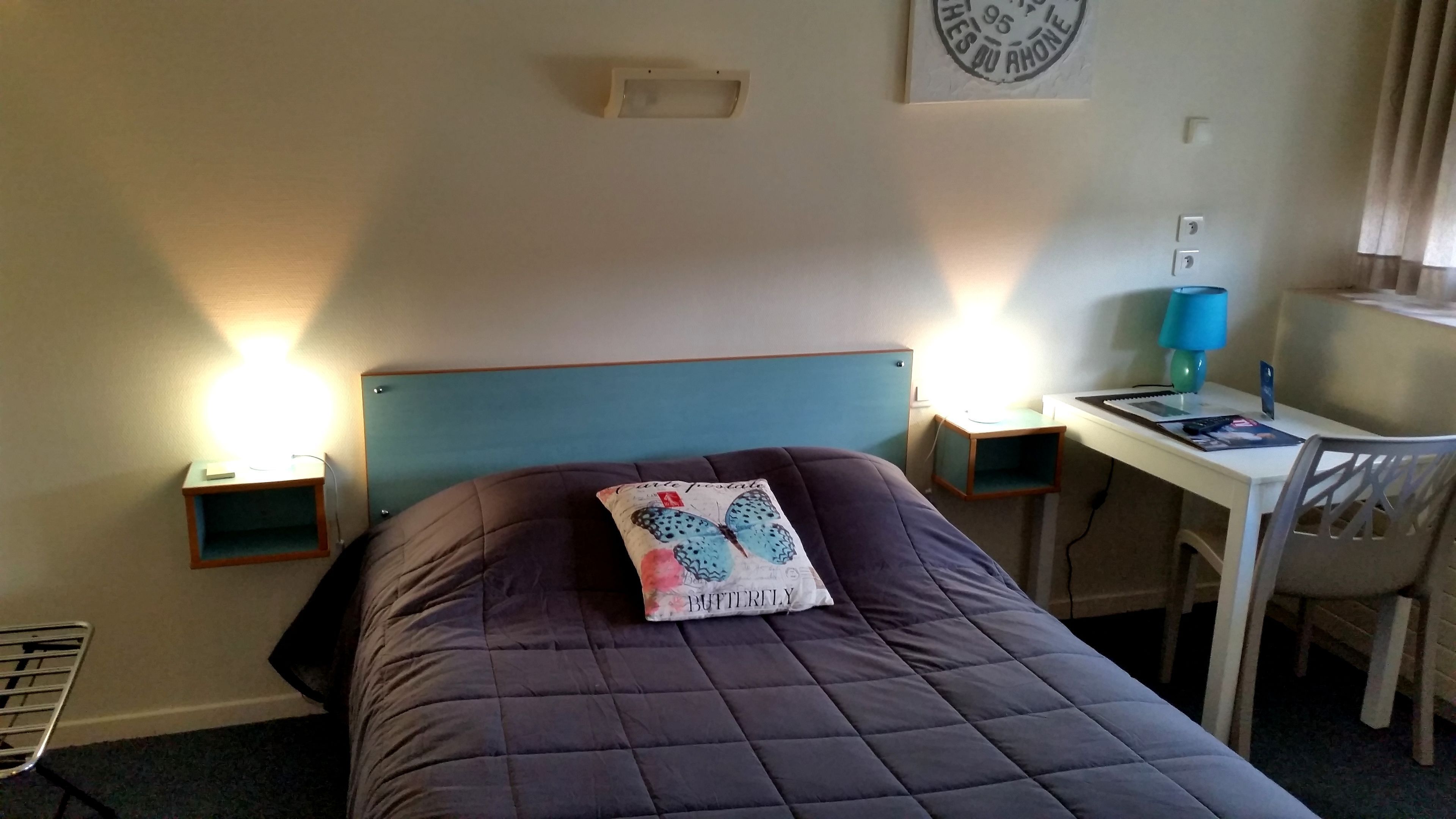 Desk, free WiFi, bed sheets