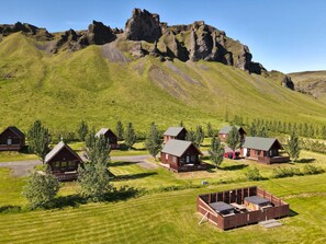 Outdoor spa tub - Hörgsland cottages (Kirkjubaejarklaustur)