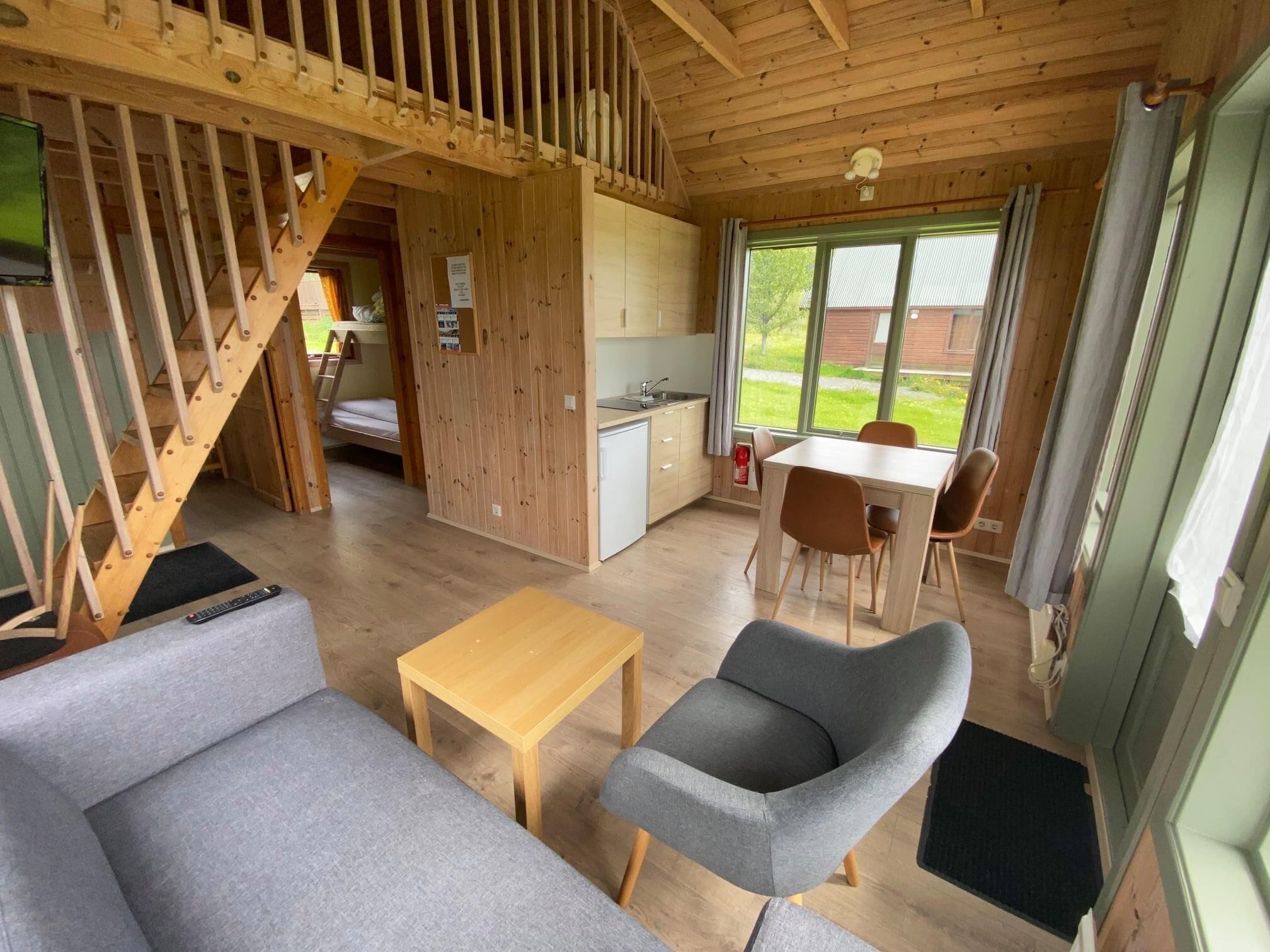 Cottage, 2 chambres | Coin séjour | Télévision à écran plat