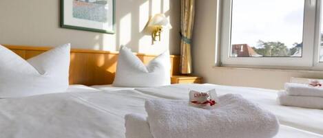 1 bedroom, in-room safe, blackout curtains, soundproofing