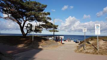 In StrandnĂ€he, weiĂer Sandstrand