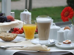 Free daily buffet breakfast  - R&R Villen (Ostseebad Baabe)