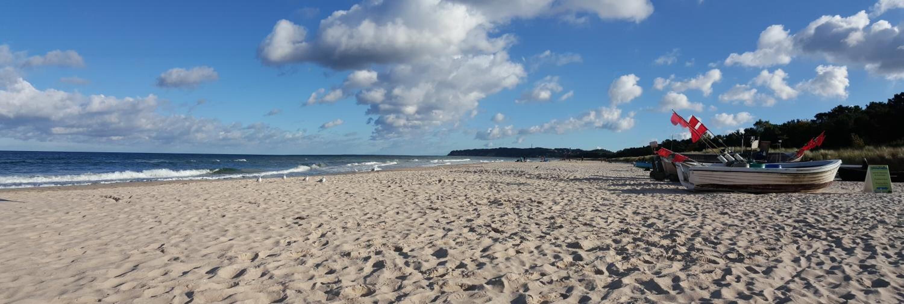 Platja a a prop i platja de sorra blanca 