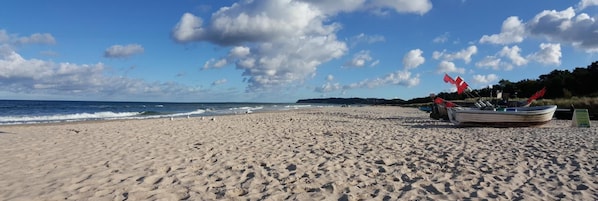 Beach nearby, white sand - R&R Villen (Ostseebad Baabe)