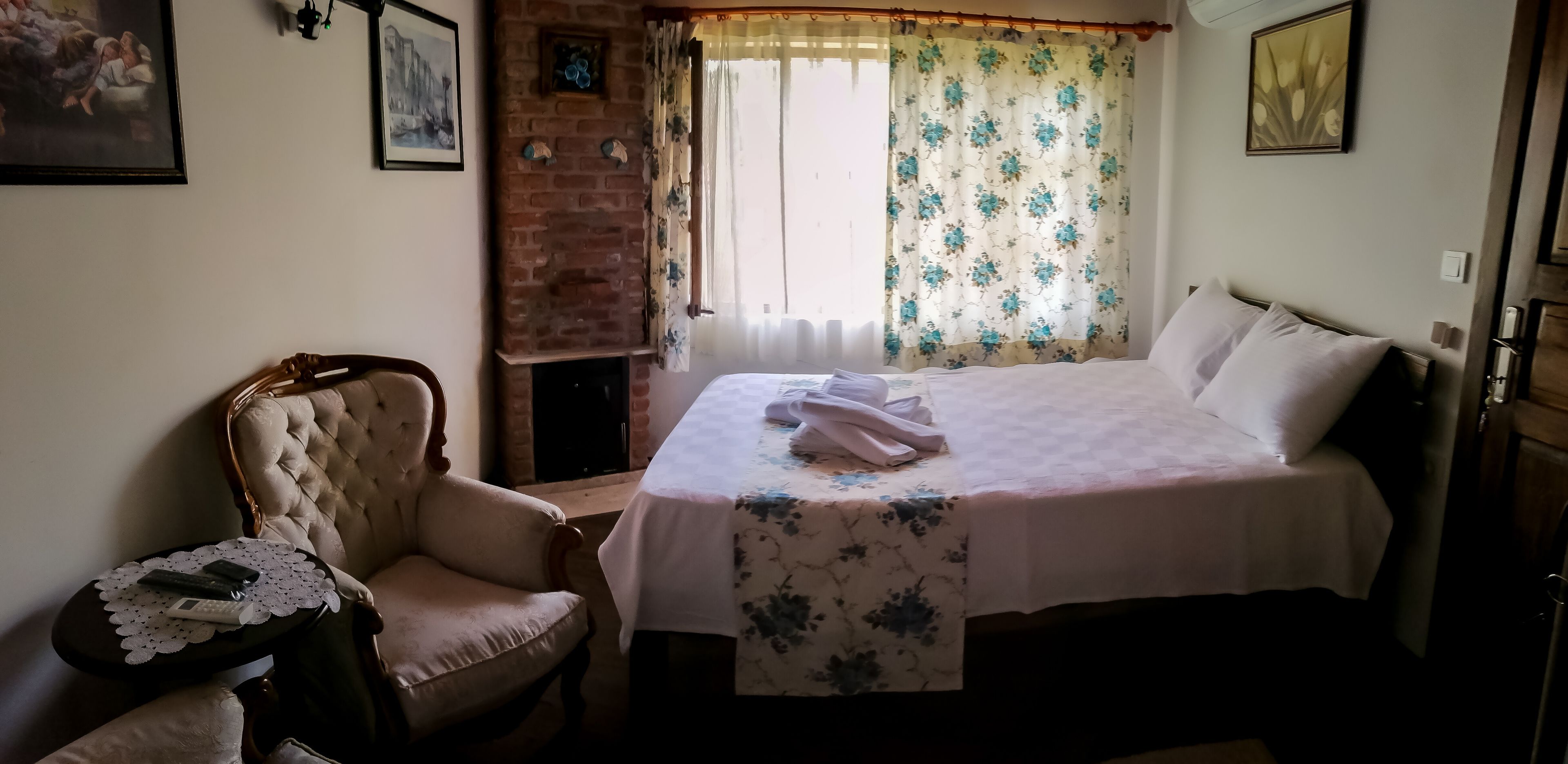 deluxe room, mountain view | 1 bedroom, desk, rollaway beds, free wifi