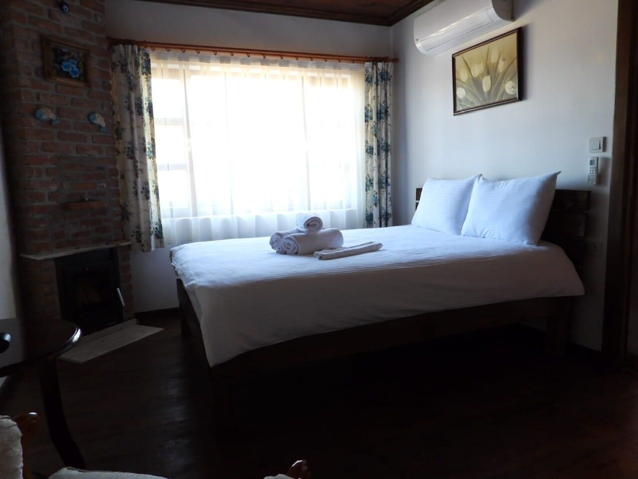 standard room, mountain view | 1 bedroom, desk, rollaway beds, free wifi