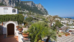 Exterior detail - B&B Aldarogi (Capri)