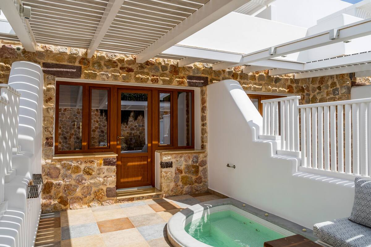 Junior Suite with Balcony (Outdoor Jetted Tub) | 私人 SPA 浴池