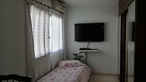 Apartment, Courtyard View | Iron/ironing board (on request), free WiFi, bed sheets - Calido Dpto en el Corazón de Mendoza 1 (Mendoza)