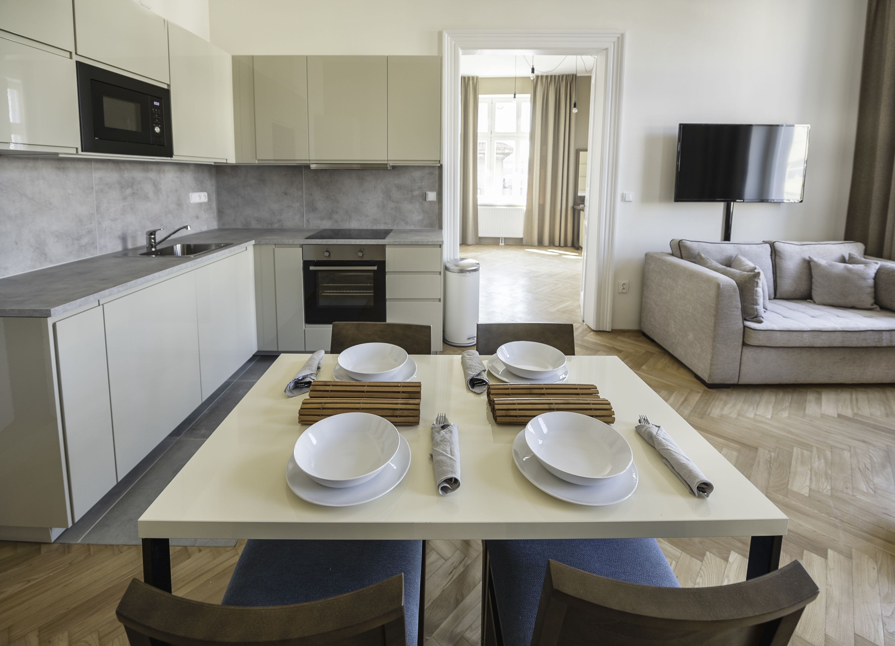 deluxe suite, 2 bedrooms | in-room dining