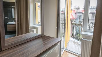 Suite superior, 1 habitación | Sábanas de algodón egipcio, ropa de cama de alta calidad, caja fuerte