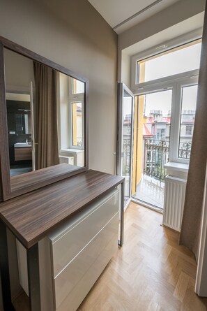 高级套房, 1 间卧室 | 埃及棉床单、高档床上用品、客房内保险箱、办公桌