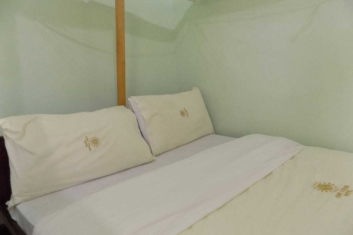 Double Room, Courtyard View | Desk, individually decorated, individually furnished, bed sheets