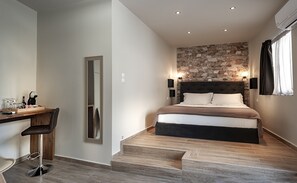 King Room | Premium bedding, pillowtop beds, in-room safe, individually decorated - Pallada Athens Boutique Rooms & Apartments (Athens)