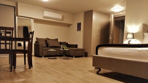 컴포트 스튜디오 스위트 | 거실 공간