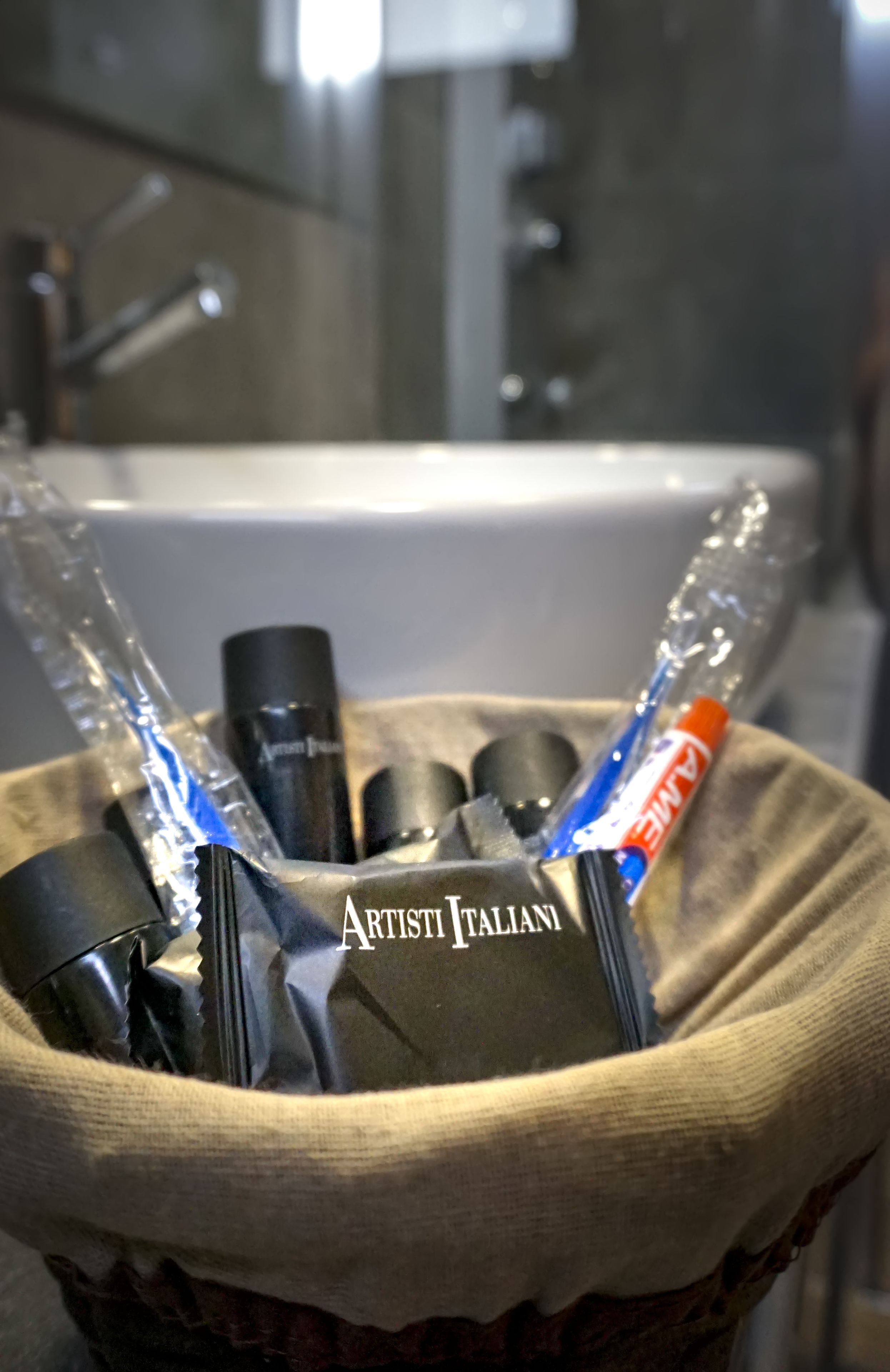 junior double room, 1 queen bed, city view | room amenity