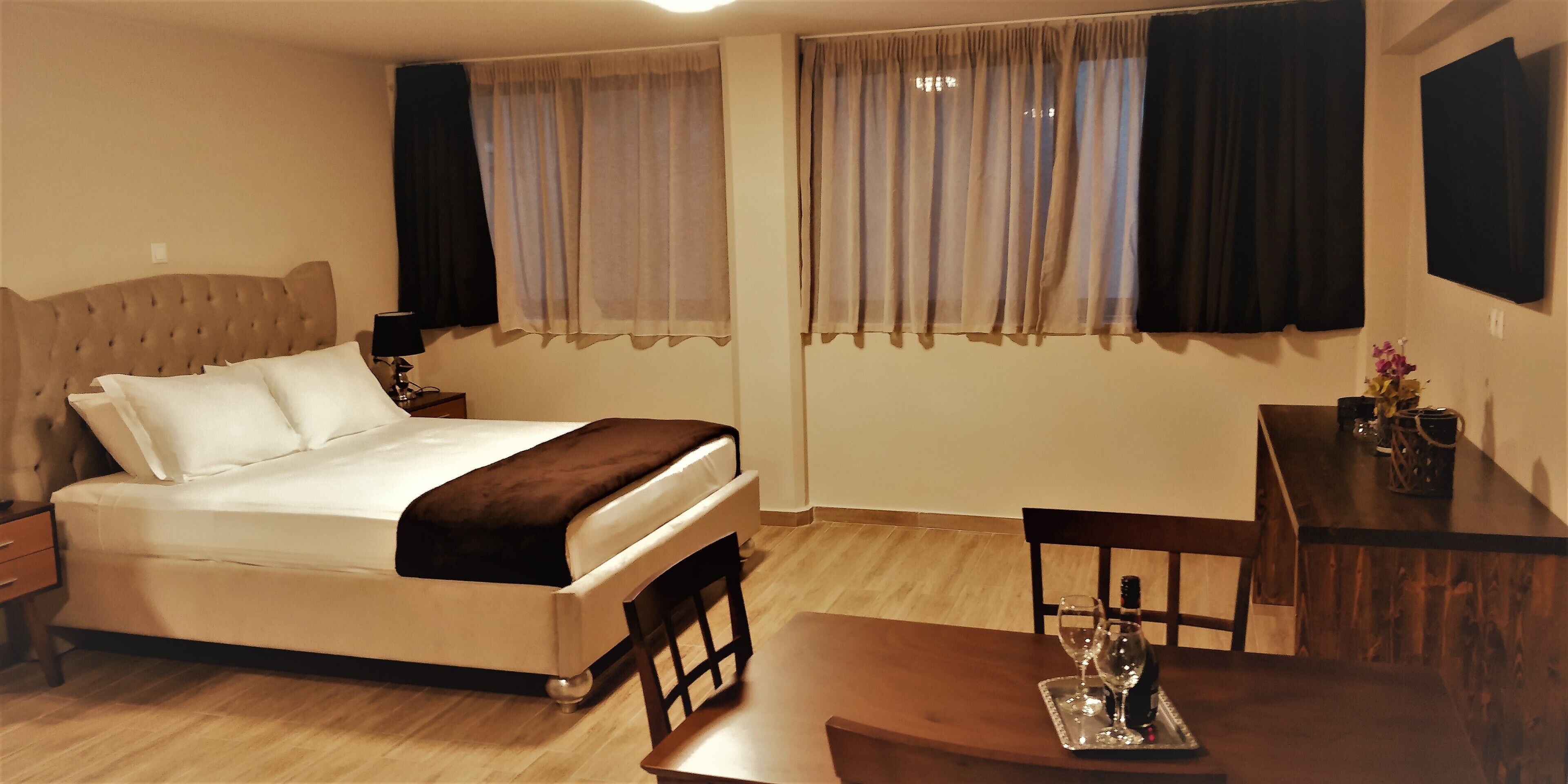 comfort studio suite | 1 bedroom, premium bedding, pillow-top beds, in-room safe