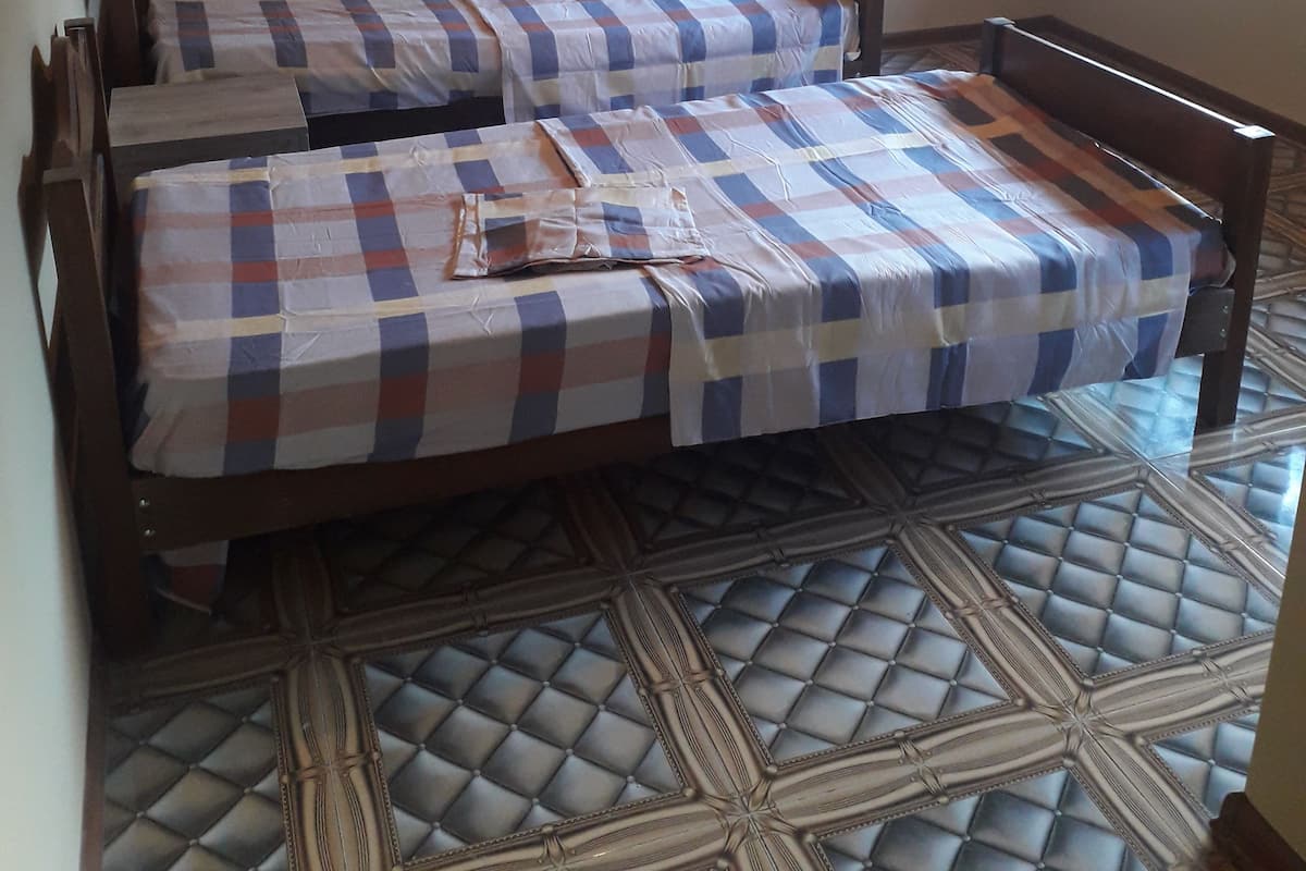 Soundproofing, free WiFi, bed sheets