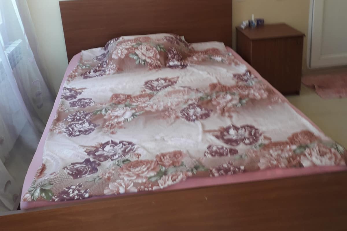 Kamar Double Standar | Kedap suara, Wi-Fi gratis, dan seprai linen