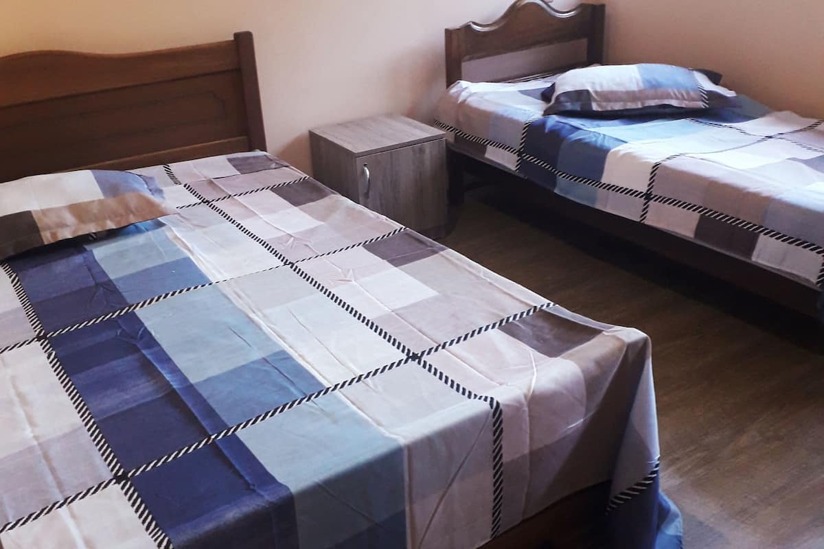 Deluxe Quadruple Room | Soundproofing, free WiFi, bed sheets