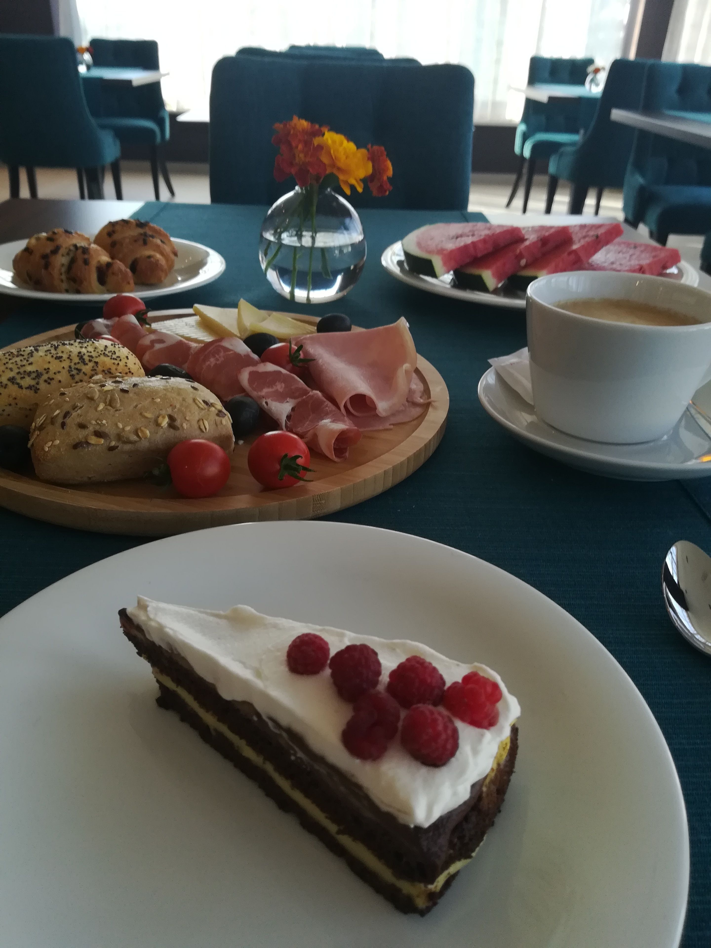 매일 뷔페 무료 아침 식사 포함