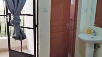 Roupas de cama premium, ferros/tábuas de passar roupa, Wi-Fi de cortesia