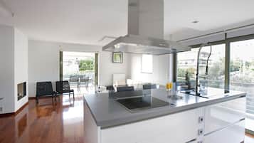 Apartment | Private kitchen | Fridge, oven, stovetop, dishwasher