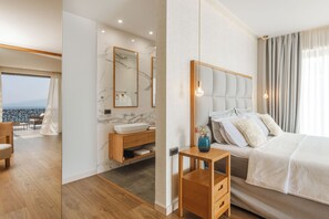 Glow Suite, Terrace, Sea View | Premium bedding, minibar, in-room safe, desk - Glow Boutique Hotel & Suites (Sarandë)