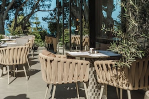 Free daily buffet breakfast  - Glow Boutique Hotel & Suites (Sarandë)