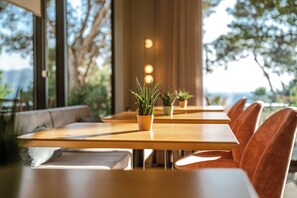 Desayuno buffet incluido todos los días 