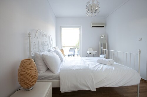 Glyfada, Modern Minimal Apartment