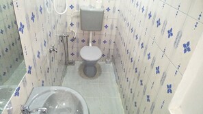 Shower, hydromassage showerhead, towels, soap