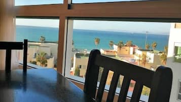 Apartment, 2 Schlafzimmer | Wohnzimmer | Flachbildfernseher