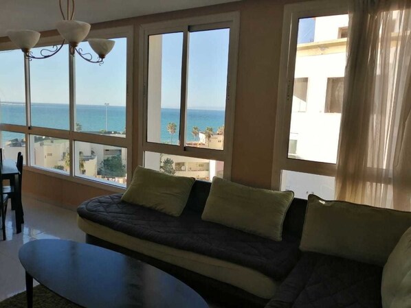 Apartment, 2 Bedrooms | Living area