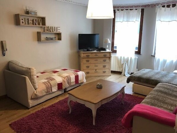 3 quartos, ferros/tábuas de passar roupa, Wi-Fi, roupa de cama