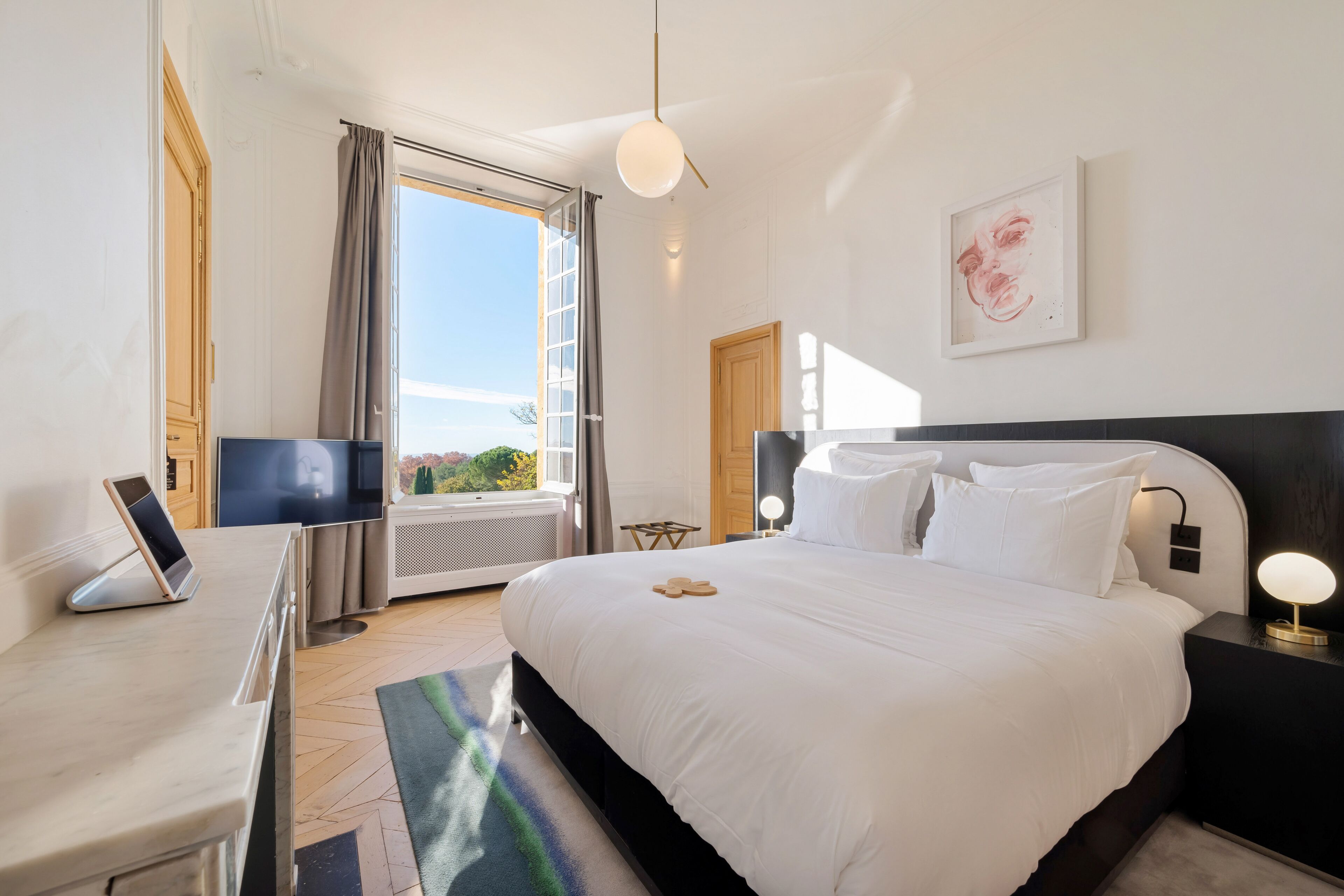 Suite Chateau Prestige | Hochwertige Bettwaren, Minibar, Zimmersafe, individuell dekoriert