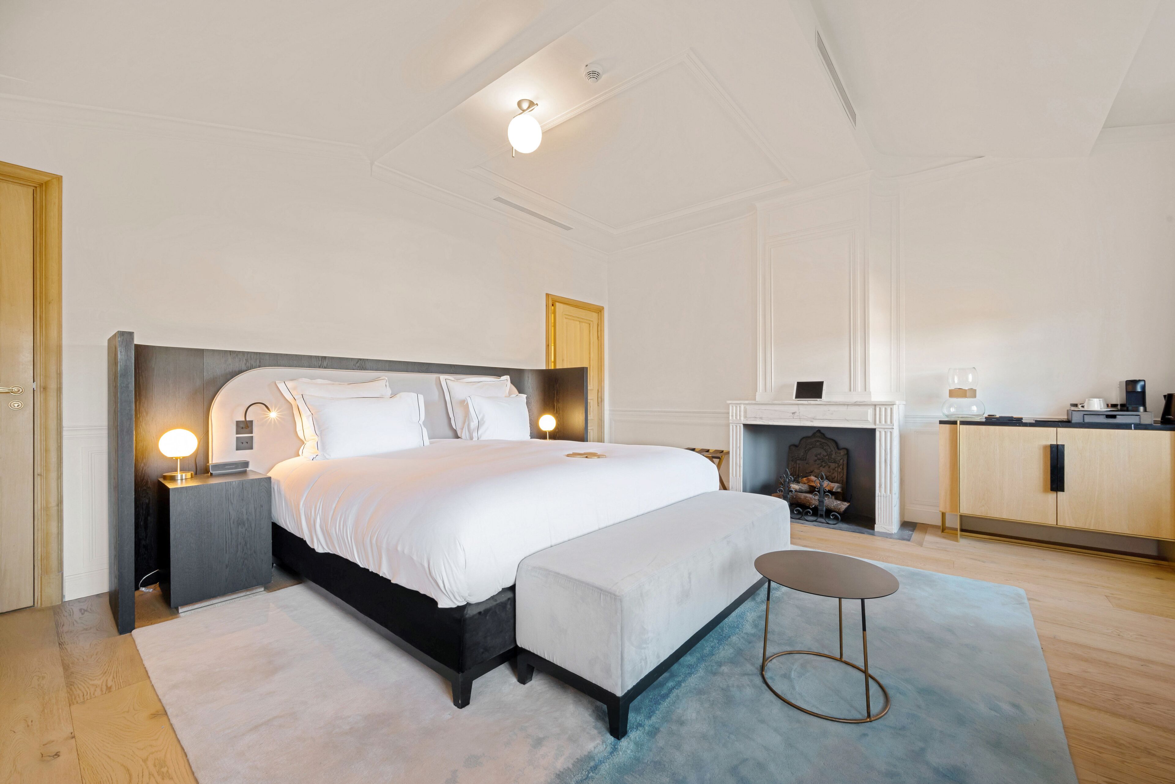 deluxe room | premium bedding, minibar, in-room safe, individually decorated