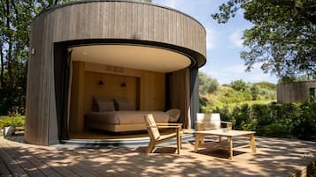 Luciole (insolite room) | Premium bedding, minibar, in-room safe, individually decorated