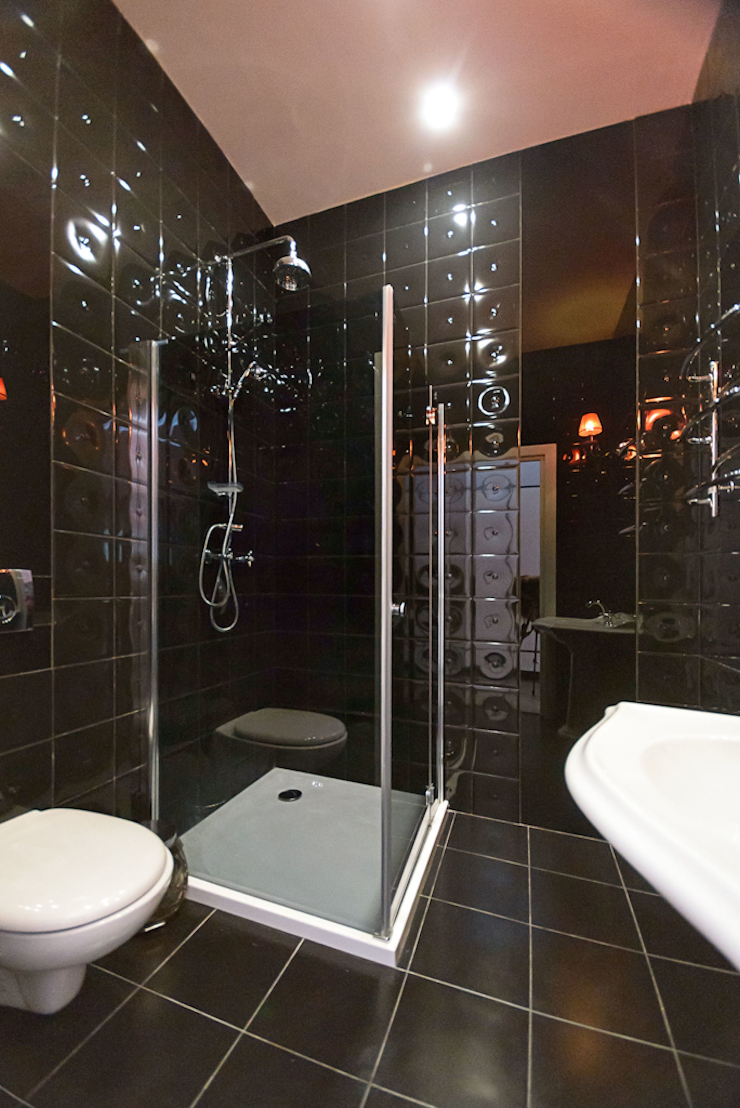 Comfort Apartment, 1 Queen Bed, City View | Iron/ironing board, free WiFi, bed sheets