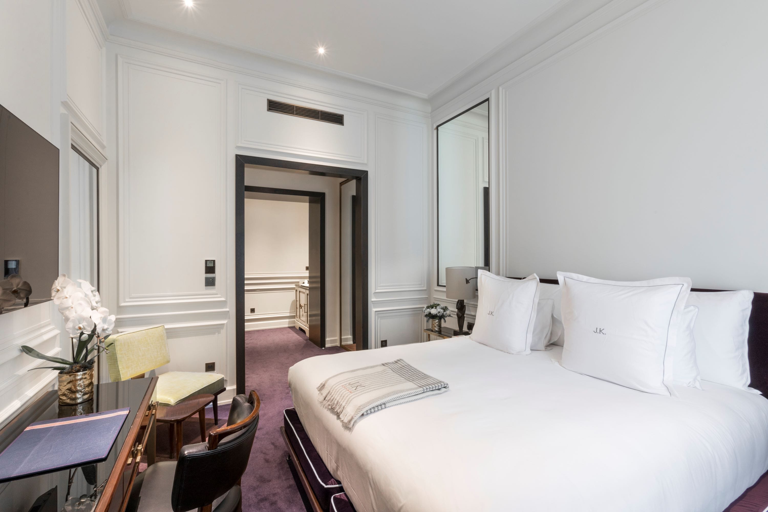 Photo - J.K. Place Paris