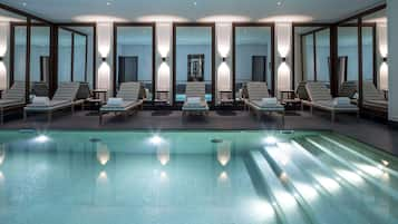 Indoor pool, pool loungers