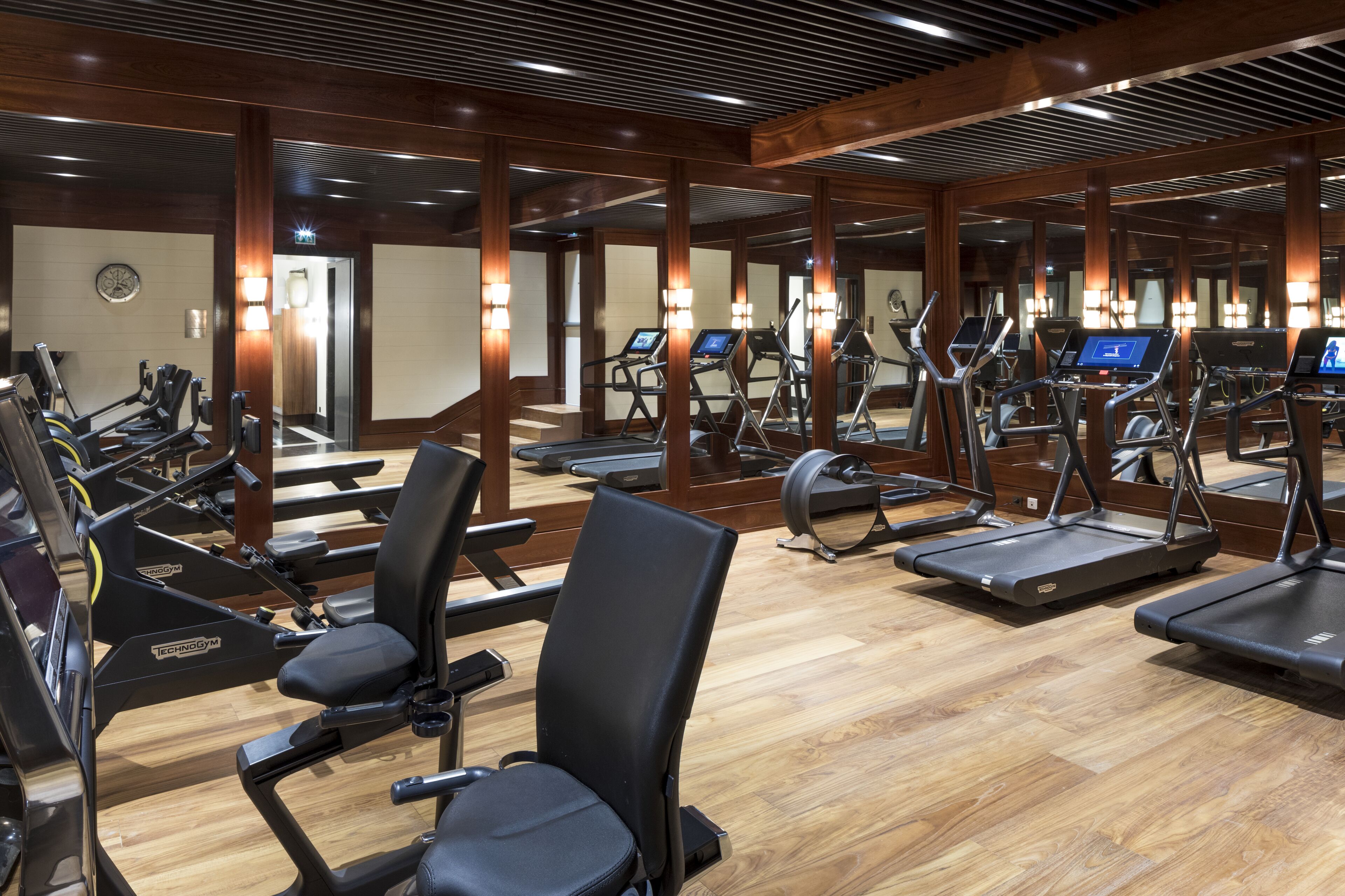 Photo - J.K. Place Paris