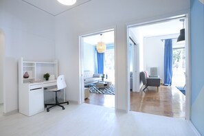 Living area - Palaio Faliro, Bright and Spacious Apartment (Palaio Faliro)