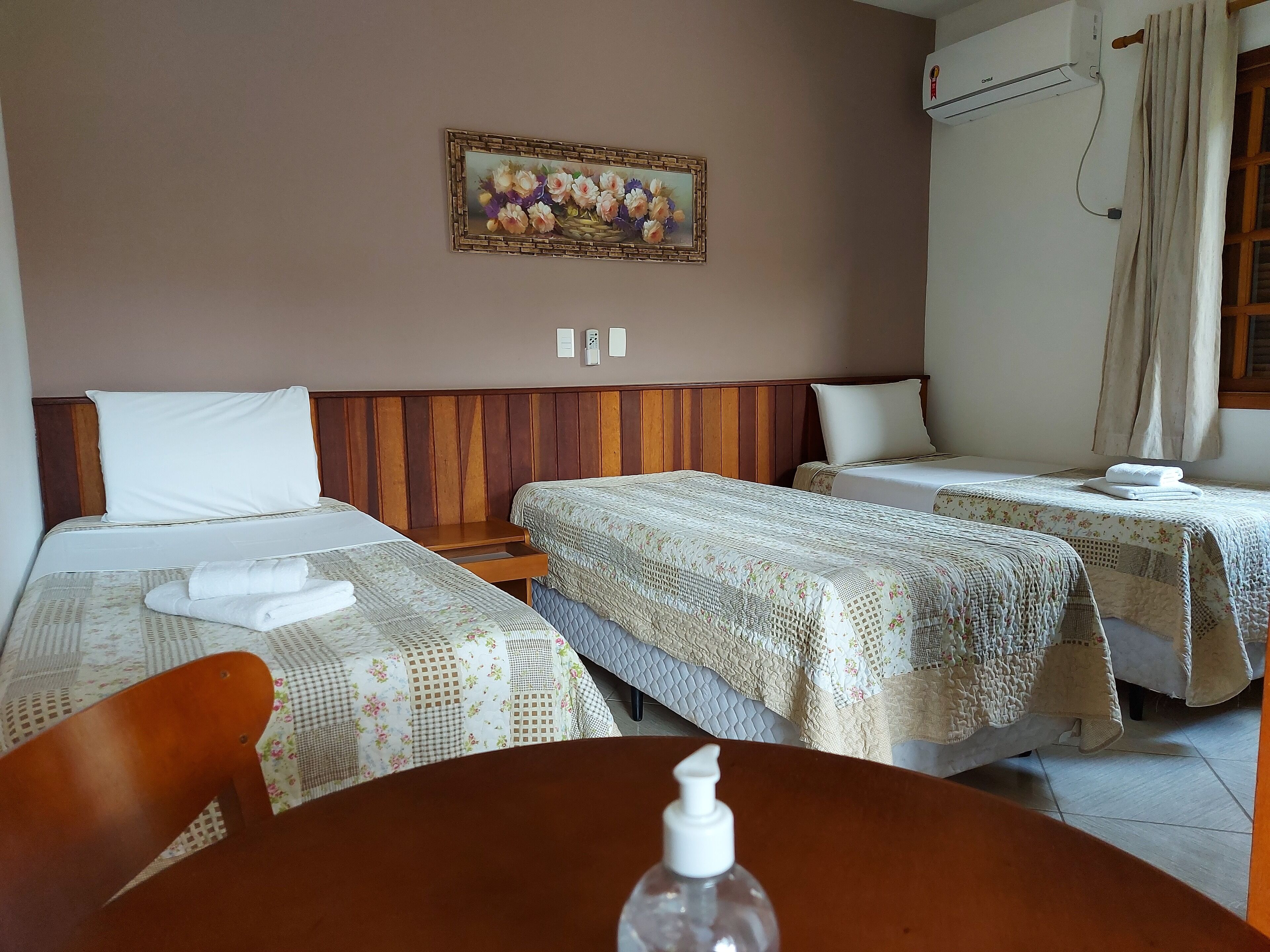 triple room | 1 bedroom, hypo-allergenic bedding, minibar, laptop workspace