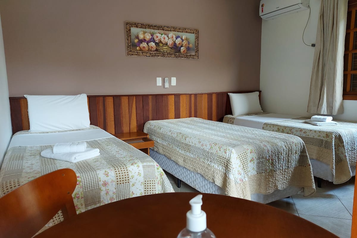 triple room | 1 bedroom, hypo-allergenic bedding, minibar, laptop workspace